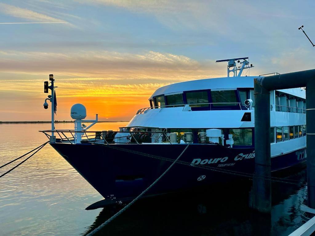 Hotel Douro Cruiser Vila Nova de Gaia Exterior foto